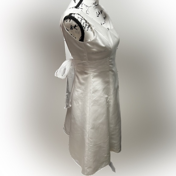 White Embellished Sleeveless V-Neck A-Line Dress - Picture 5 of 12